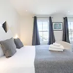 Private Terrace Fulham 3 Bed 2 Baths