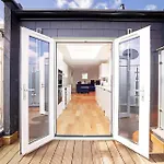Private Terrace Fulham 3 Bed 2 Baths
