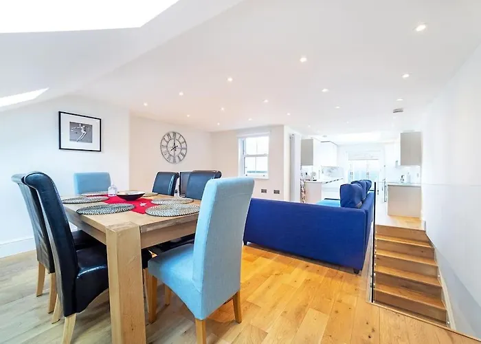 Private Terrace Fulham 3 Bed 2 Baths