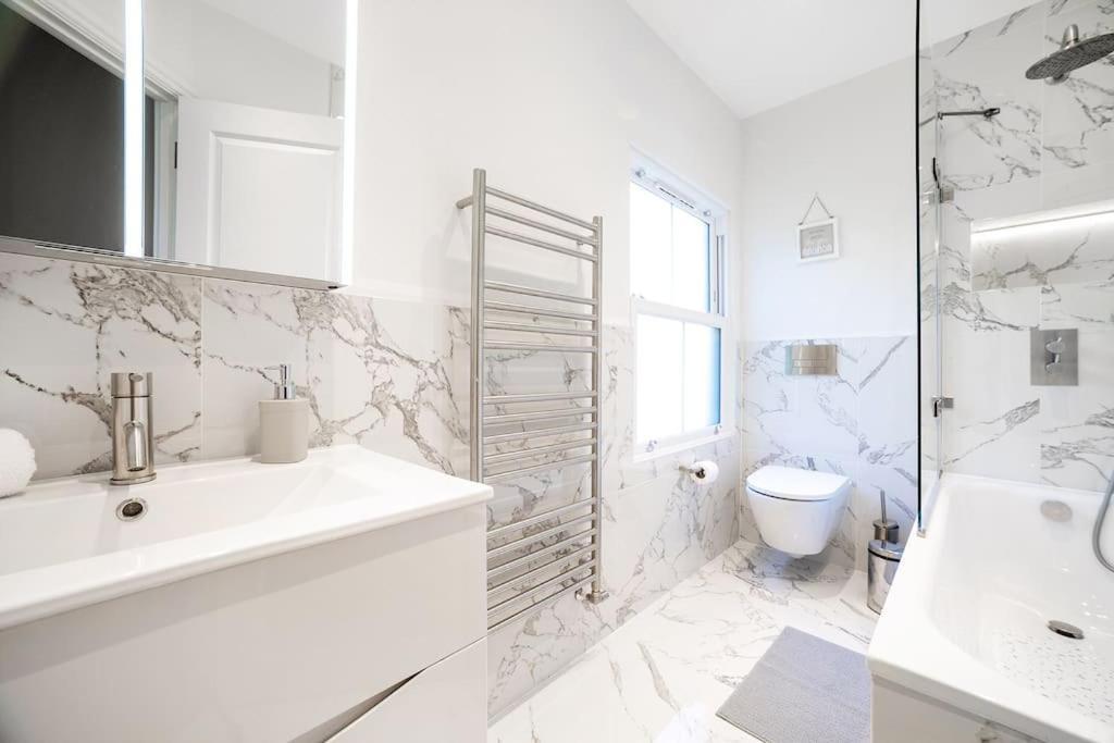 Private Terrace Fulham 3 Bed 2 Baths *