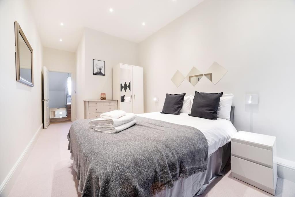 Private Terrace Fulham 3 Bed 2 Baths Appartamento *