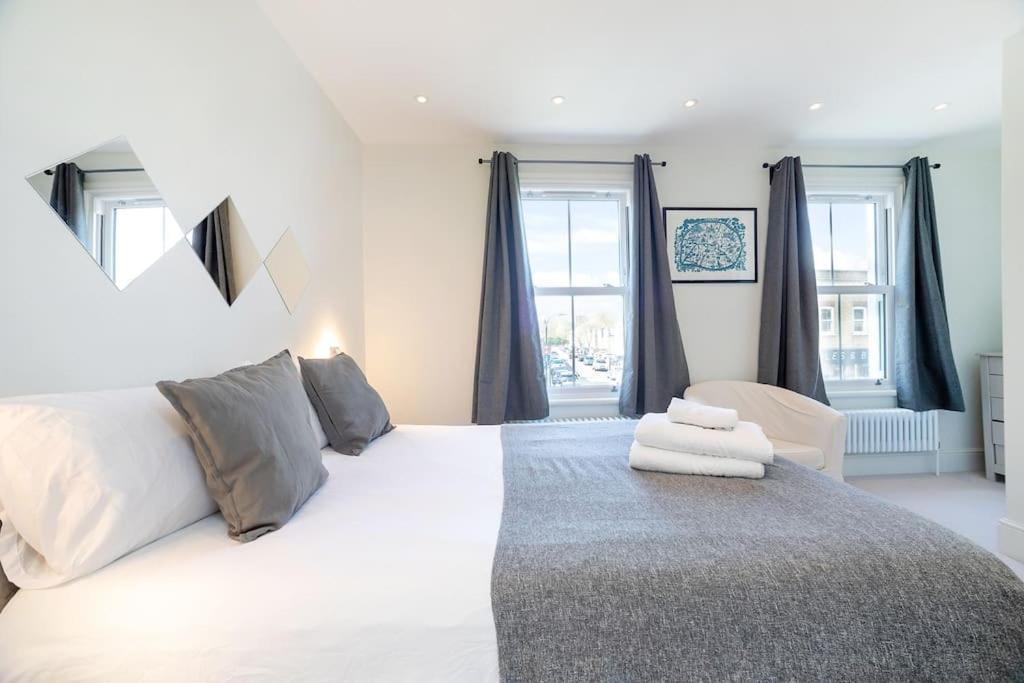 Private Terrace Fulham 3 Bed 2 Baths *